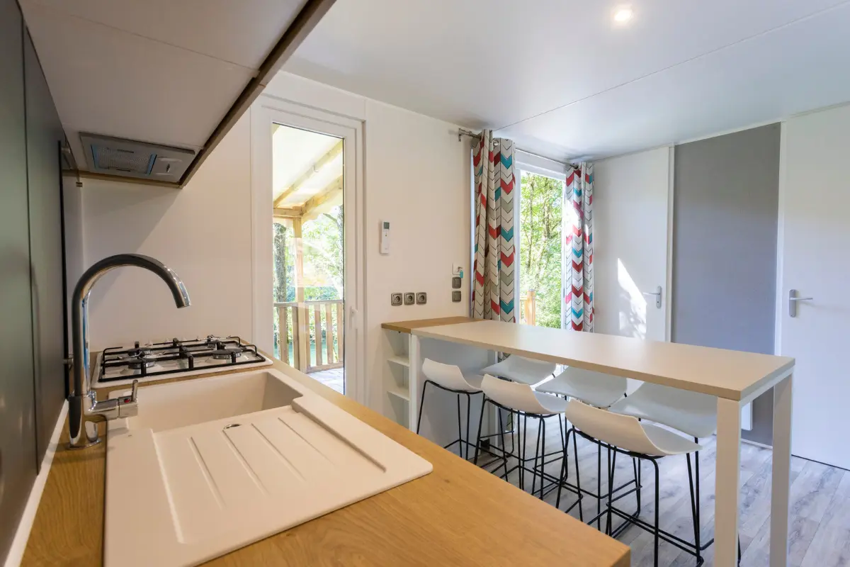 Cuisine très grand mobil-home confort +