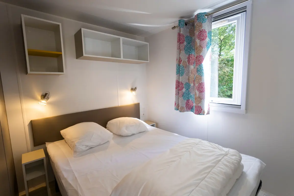 Très grand mobil-home et sa chambre double